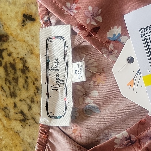 HP!!πππ₯Hippie Rose beautiful satin like top - Picture 5 of 10